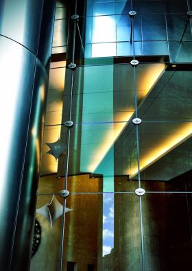 train-night_1048944-6009519